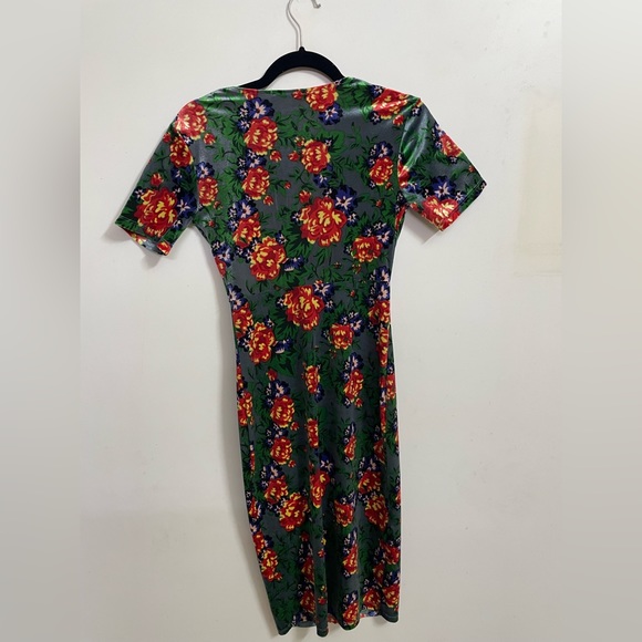 Velvet floral dress - Picture 3 of 3